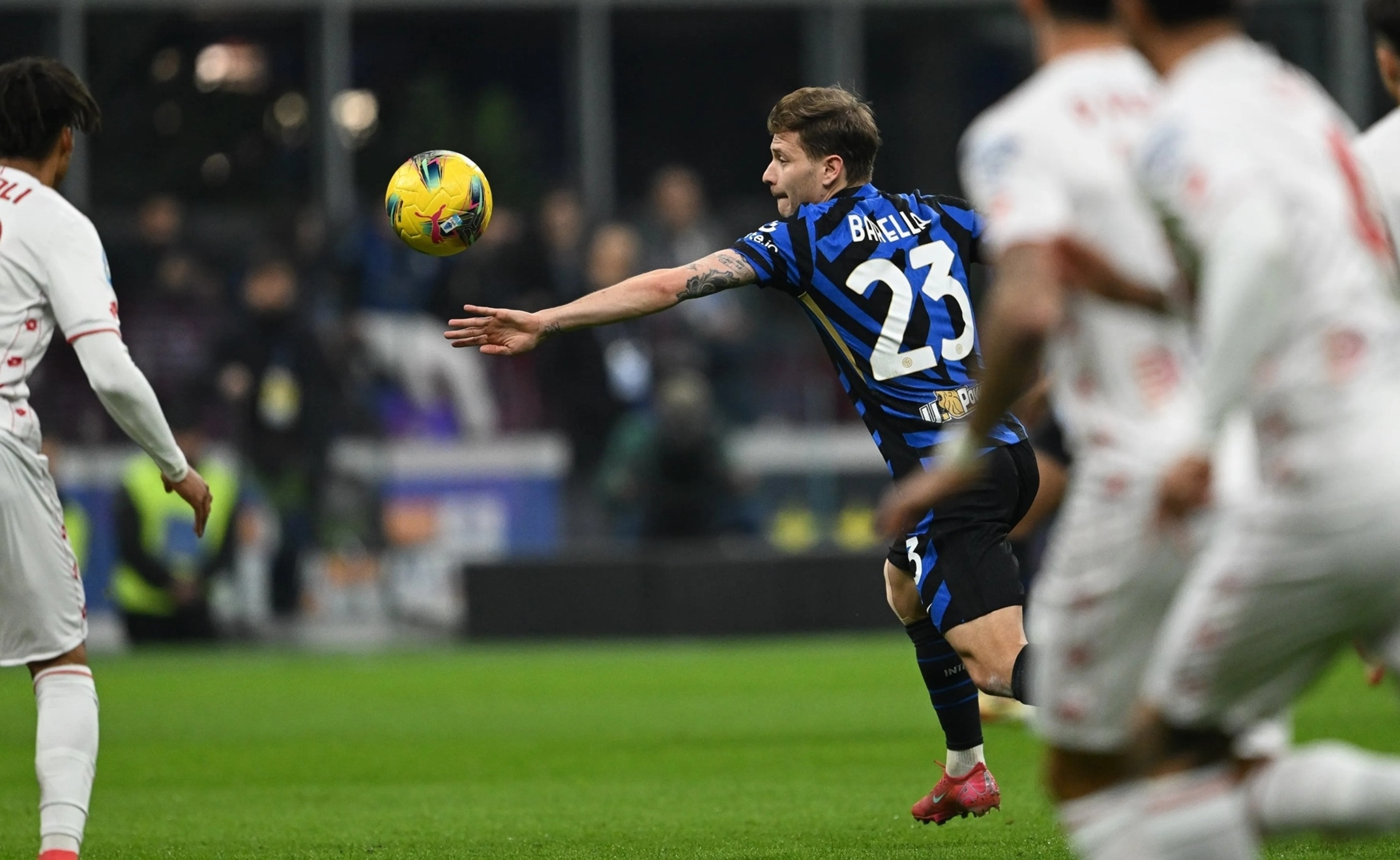 关于国米中场核心受伤,或将缺席关键欧冠战。的信息 关于国米中场核心受伤,或将缺席关键欧冠战。的信息