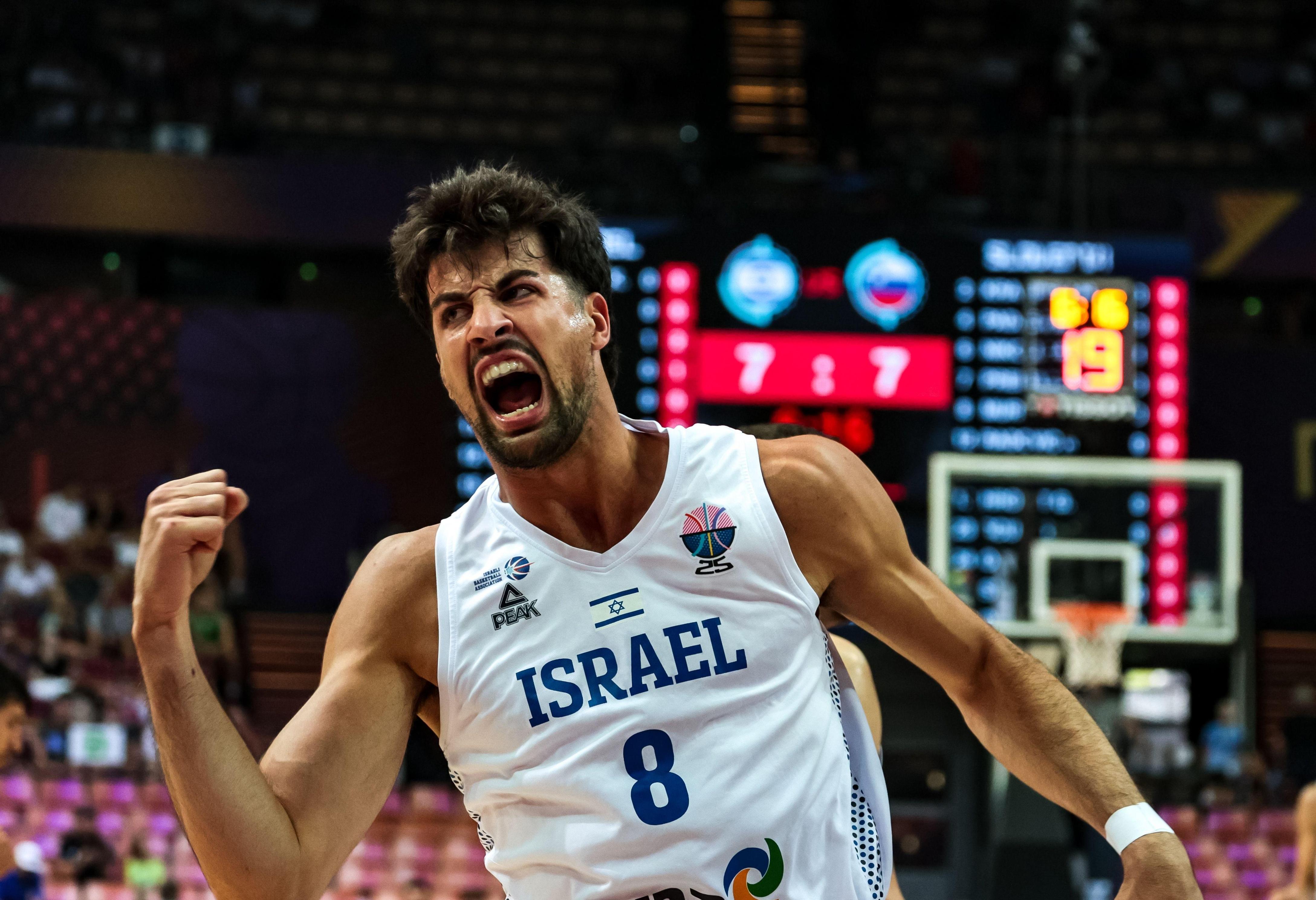 南韩男篮绝地反击希腊男篮，麦科勒姆打破历史纪录的简单介绍