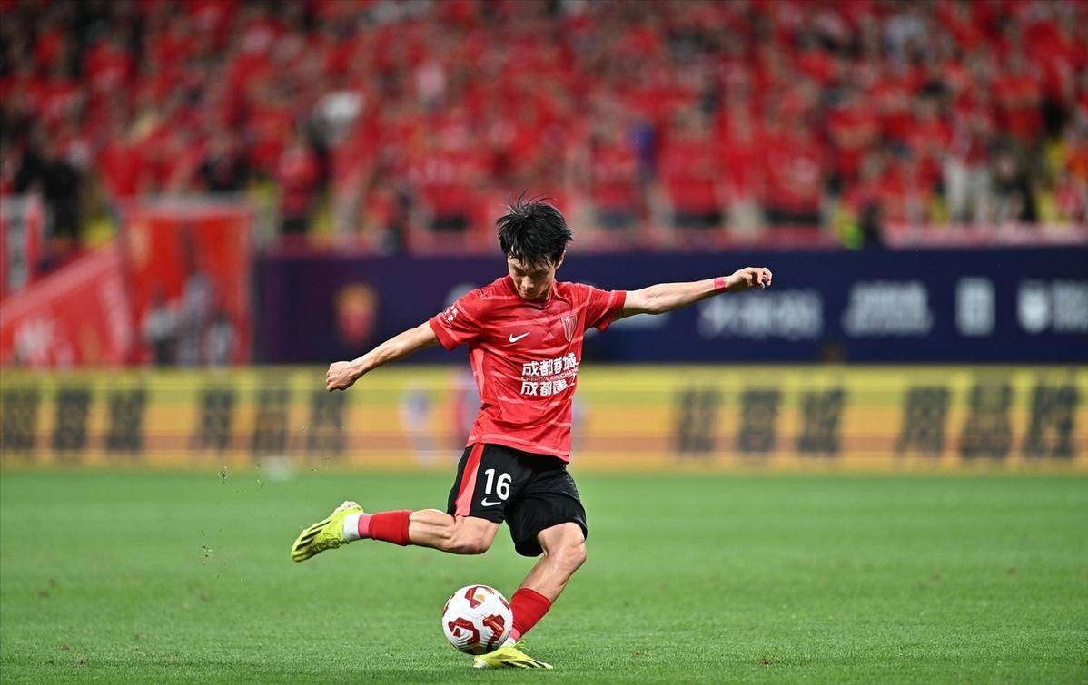 本土球员崭露头角，为球队注入新的活力的简单介绍