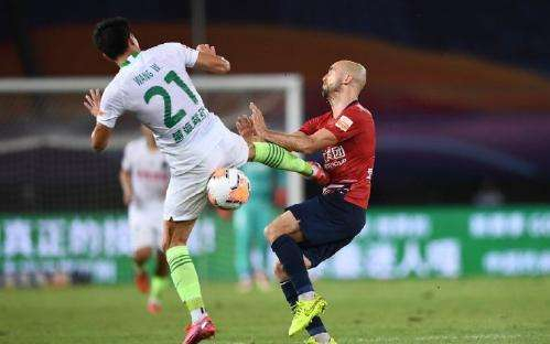 重庆斯威主场大胜青岛黄海，保持亚冠席位的简单介绍