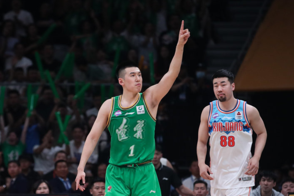 湖南男篮表现不俗，一举击败对手夺得胜利