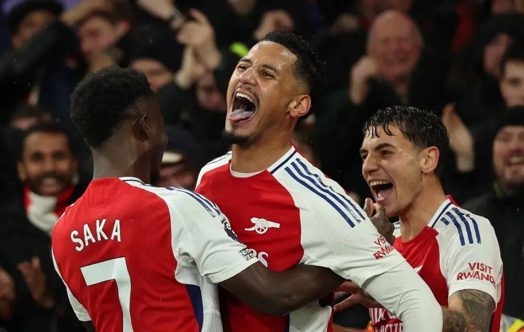 曼联攻势猛烈,客场轻松击败对手 曼联攻势猛烈,客场轻松击败对手