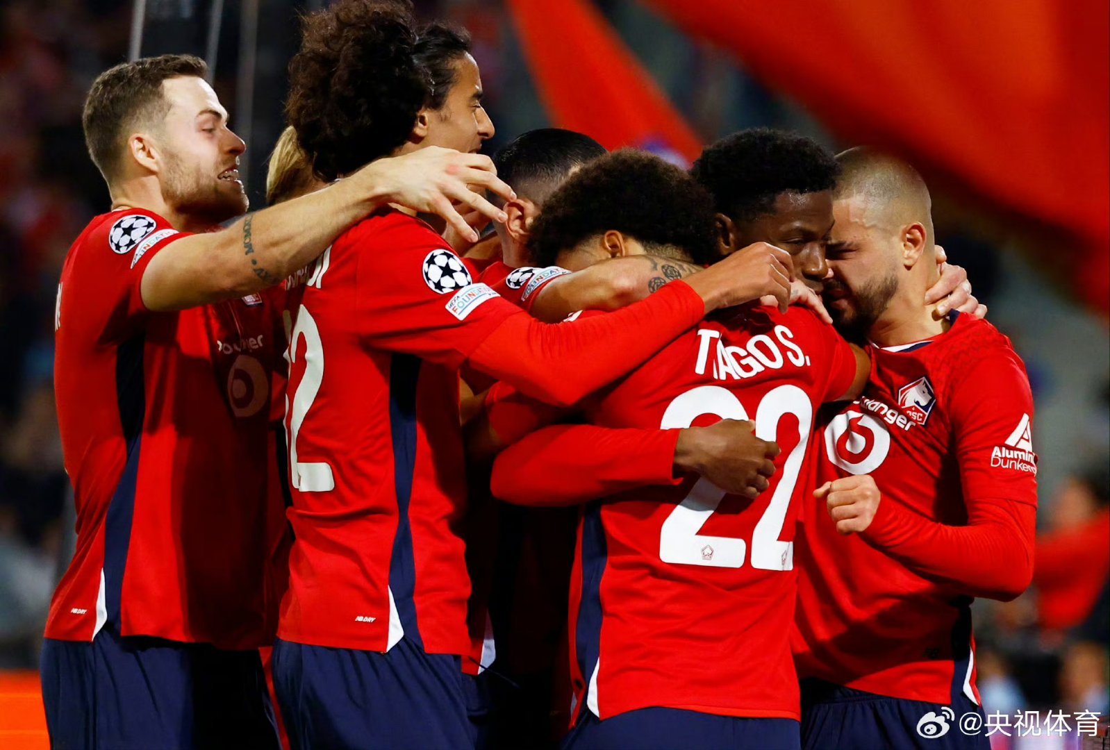 关于里尔继续奋力争先，法国联赛榜首争夺异常激烈的信息