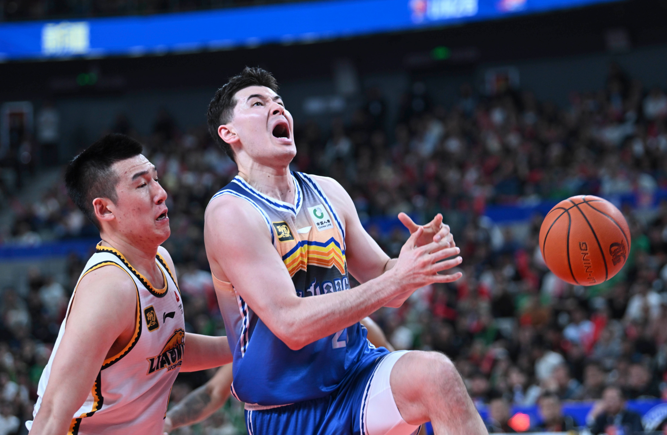 开云体育官网-关于勇士逆转雄鹿，赵继伟统治全场的信息