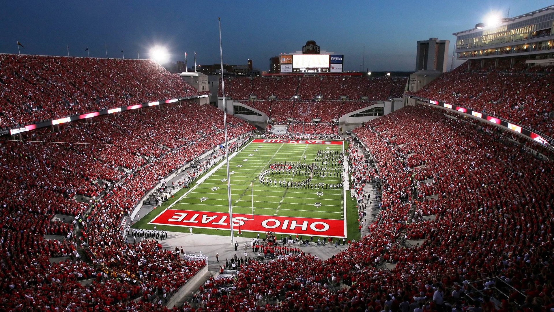 克瓦拉茨赫利亚独造三球创纪录，莱比锡红牛三球完胜墨西哥美洲