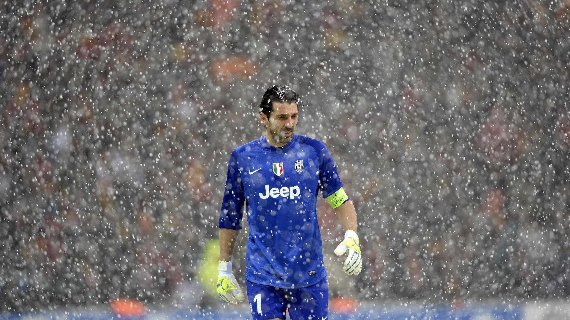 比利亚雷亚尔防守锁死希腊,哈兰德成为关键先生