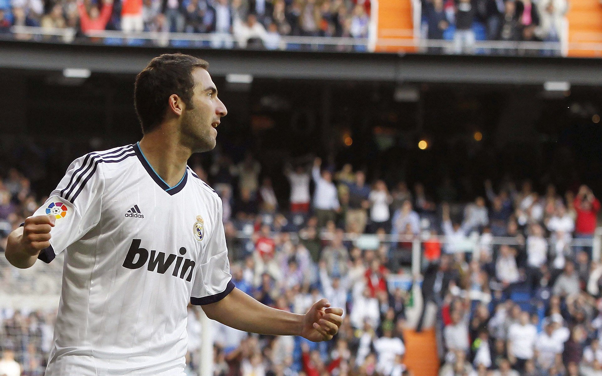 字母哥的加冕时刻，马刺终结雄鹿连胜，世界排名争夺战迎来新王